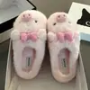 Lindas Pantuflas de Peluche de Cerdo con Lazo para Niñas, Otoño/Invierno 2026, Pantuflas de Algodón de Peluche Cerradas en la Punta, Antideslizantes, Suela Suave para el Hogar
