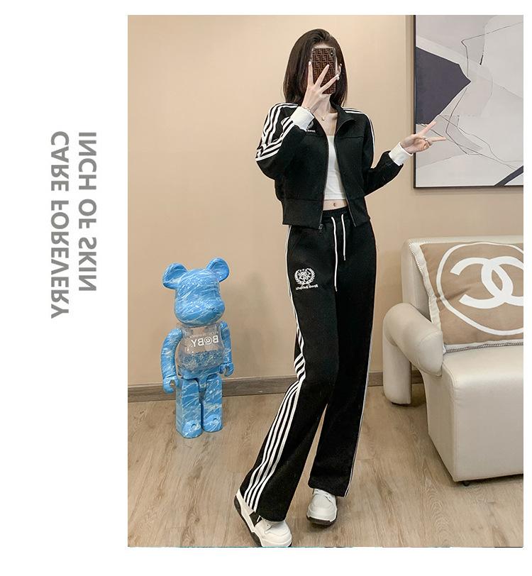 跨境淘货源分销2023秋冬季新款街头潮流减龄小个子爆款欧货网红款运动套装休闲运动气质休闲时尚流行新款秋装秋装女装时尚套装套装女装秋季套装女套装女女士运动服女装两件套套装卫衣套装休闲套装秋季套装女装时尚套装盐系休闲套装女装2023百搭设计感小众洋气欧货阿里国际站跨境采购Cross-border, shopping source, foreign trade, export, distribution 2023 fall, winter, new, street trend, explosive, European goods, network red, sportswear, leisure sports, temperament leisure, fashion popular, new autumn wear, autumn women's wear, fashion suit, women's wear, women's wear, women's wear, women's sportswear, women's two-piece, hoodie suit, casual suit, autumn suit, women's wear, Fashion suit salt department, casual suit women's dress, Ali International Station, cross-border procurement