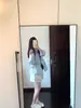Camisa de Manga Larga Rayas Azules y Blancas Bordada con Lazo para Mujer Principios de Otoño Longitud Media Camisa Top Única y Súper Bonita