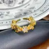 Anillo Abierto de Zirconia con Goteo de Aceite Esmaltado Serie Dorada Vintage Retro Lujo Ligero de Gama Alta para Mujer