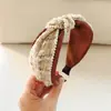 Faixa de Cabeça Vintage com Pérolas para Mulheres de Aba Larga Estilo Francês Estilo Chanel Faixa de Cabeça Coreia do Sul Elegante Cyber Celebridade 2025 Novos Acessórios de Cabelo