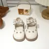 Zapatos de cuero de suela blanda estilo bosque para niñas, zapatos de princesa estilo pastoral floral, nuevos zapatos de moda de primavera y otoño 2026 para niñas pequeñas