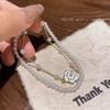 Pulseira de Pérolas de Camélia Feminina 2024 Novo Nicho de Luxo Leve Acessórios Requintados Estilo Frio Camada Dupla Pulseira Dobrável