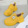Nuevos Zapatos de Moda Versátiles Lindos Feos Cabeza Grande Birkenstocks 2025 Otoño Nuevos Zapatos de Cuero para Niños Zapatos Individuales de Moda