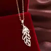 Collar Colgante Hueco con Forma de Hoja Creativo Estilo Ins Incrustaciones de Circonita Diseño Versátil Cadena para Clavícula Joyería para Mujer Venta al por Mayor