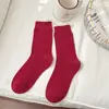 Calcetines Rojos de Angora para Mujer Otoño Hechos a Mano Etiqueta de Cuero Calcetines Apilables con Lazo Ins Tendencia Artículos Europeos de Alta Gama Calcetines de Caña Media de Lujo Ligero