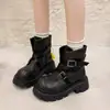 Botas de motocicleta de estilo retro con hebilla para mujer, botas de moda para otoño e invierno, botines de suela gruesa, botas Martin versátiles, botas de montar con plataforma para mujer