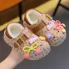 Pantufas de inverno quentes para meninas, forradas com fleece, impermeáveis e fofas para usar em casa, adequadas para bebês e meninas pequenas, com sola antiderrapante
