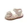 Sandalias de moda para bebé niña, zapatos de princesa de verano, nuevo modelo de suela blanda para niños pequeños de 0 a 3 años, zapatos para caminar para bebés de un año