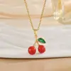 Colar Versátil para Clavícula Feminina com Pingente de Fruta Cereja Vermelha com Gotejamento de Óleo, Moda Transfronteiriça Popular, Joia Amazon