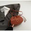 Bolso Cubo de Diseño de Nicho para Mujer 2024 Nuevo Moda Verano Trendy Bolso de Mano Versátil Bolso de Hombro Cruzado