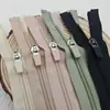 No disponible en stock. 5 Cremalleras de Nylon Abiertas para Ropa Escolar, Ropa de Trabajo, Blusas con Botonadura y Cremalleras de Sujetadores