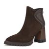 Sapatos Femininos Artesanais 2026 Outono e Inverno Novos Moda Retrô Costura Salto Bloco Botas Curtas Femininas Zíper Traseiro Botas de Salto Alto Bico Fino