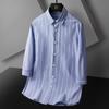 Venta al por Mayor de Fábrica 2025 Verano Nuevo Camisa a Rayas de Manga Tres Cuartos para Hombre Estilo Coreano Slim Camisa Juvenil de Manga Media