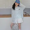 Conjunto de Proteção Solar de Verão para Meninas 2026 Novo Conjunto de 2 Peças com Camiseta de Manga Longa Listrada Estilo Preguiçoso para Crianças e Shorts