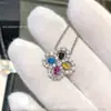 Collar Hw de Flor en Bucle para Mujer, Trébol de Cuatro Hojas, Colgante de Puerta de la Felicidad con Diamantes Completos, Cadena para Clavícula Estilo Lujo Ligero, Modelo Versátil de Lujo Ligero