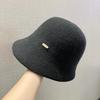 Sombrero Tipo Cubo Retro Estilo Japonés para Mujer en Otoño e Invierno, Cálido y Versátil, Sombrero Cubo Pequeño que Realza el Rostro, Elegante, Moderno y Casual, Popular Sombrero de Pescador