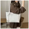 Bolsa Tote Grande com Estampa Vintage para Mulheres 2026 Outono Nova Versátil Nicho Ombro Único Bolsa de Mão para o Dia a Dia