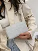 Novo Modelo de Comércio Exterior 2026 Carteira Feminina de Grande Capacidade com Zíper Único Clutch Retrô Longo Tecido com Múltiplos Compartimentos para Cartões