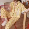 Dulce pijama de cuadros amarillos con estrellas para mujer, conjunto de dos piezas de manga corta y pantalón largo con ribete de encaje, ropa de casa de estrellas para niñas