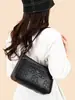 Bolso de Mujer 2026 Nuevo Modelo Bolso de Hombro para Dama, Bolso de Hombro con Relieve de Moda para Madres de Mediana Edad, Bolso Cruzado Simple y Versátil