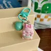 Chaveiro de Porco com Barriga de Sino 3D Pingente de Boneca Fofa Decoração de Mochila de Estudante Acessório para Casal Melhor Amigo
