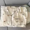 Venta al por mayor Verano Nuevo Cardigan de Algodón Nube Solapa Chica Dulce Pijama Manga Corta Pantalones Cortos Conjunto de Ropa para el Hogar para Mujer