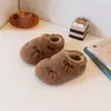 Pantuflas de Dibujos Animados con Lazo para Niños 2025 Nuevo Estilo de Invierno Más Terciopelo Cálido Bebé Suela Suave Más Fáciles de Combinar Pantuflas de Algodón