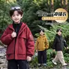 Jaqueta de Esqui Infantil 2026 Outono/Inverno Novo Estilo para Crianças de Média e Mais Velhas Jaqueta Esportiva para Exterior Três em Um Destacável Top Infantil