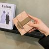 Carteira Curta de Design Exclusivo para Mulheres 2025 Nova Moda Estampada Versátil Bolsa de Mão Popular Simples Casual