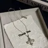 Super Lujoso Collar Cruz de Iris de Zirconio para Mujer, Diseño de Lujo Ligero con Piedras de Zirconio Super Brillantes, Gargantilla de Diseño Único de Moda
