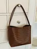 Bolsa Feminina de Luxo de Nicho Yue Zi Trançada 2026 Nova Estilo Coreano Bolsa Saco Retrô Casual Ombro Bolsa de Mão