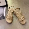 Sandálias de Bico Francês Femininas de Verão para Uso Externo Nova Moda Casual Sandálias Planas com Fivela de Solado Grosso para Saia