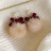 Otoño e Invierno Navidad y Año Nuevo Aretes de Felpa con Lazo de Terciopelo Rojo Nuevo Estilo Popular Aretes Únicos de Bola de Pelo para Mujeres
