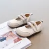 Zapatos Pequeños de Cuero para Niñas 2025 Primavera y Otoño Nuevos Zapatos de Princesa con Suela Suave Zapatos Plateados para Baile de Rendimiento Zapatos Individuales de Estilo Coreano Empalmados