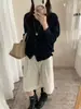 Nuevo estilo coreano de otoño/invierno 2026, adelgazante, cuello redondo, argyle, hueco, tejido de alpaca, cárdigan, suéter para mujer, prenda exterior, top