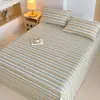 Un tipo de sábana de cama de tela gruesa de algodón puro, vieja y áspera, pieza individual, edredón individual de verano de algodón puro, funda de almohada, juego de tres piezas, tapete de algodón y lino