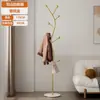 Perchero de casa estilo italiano, lujo ligero, perchero y sombrero elegante para la entrada, perchero de pie, una solución que ahorra espacio para el dormitorio
