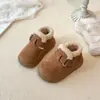 Zapatos de moda para niñas estilo Birkenstock con forro de felpa, nueva colección de invierno 2026, zapatos de algodón para bebé con forro de felpa, botas de nieve versátiles y cálidas