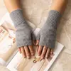 Luvas de inverno femininas quentes sem dedos para uso transfronteiriço, luvas sem dedos de malha de lã macia camurçada multicoloridas, aquecedores de pulso