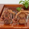 Venta al por mayor del fabricante Llavero Colgante Imitación Madera de Melocotón Calabaza Fulu Bendiciones de los Doce Animales del Zodiaco Adornos para Llaves de Coche