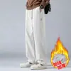 Nueva colección otoño e invierno 2026 de Tecyun: pantalones largos de hombre de corte holgado, pierna ancha, forrados de polar para invierno, de pierna recta atléticos
