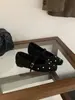 Zapatos de felpa de punta cuadrada para mujer, nuevo modelo de invierno con pedrería, aumento interno de altura, zapatos Mary Jane, zapatos peludos para ir al trabajo