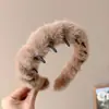Faixa de cabelo de pelúcia para mulheres, faixa de cabelo para lavar o rosto, novo estilo outono/inverno com dentes antiderrapantes, topo alto, acessório de cabelo moderno e de alta qualidade