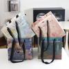Flor de Fibra Zhuo Material Día de San Valentín Pintura al Óleo Bronceada Bolso de Mano Bolsa de Flores Bolsa de Flores Regalo Bolsa de Empaque de Flores para el Día de San Valentín
