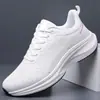 Zapatos casuales para hombre con parte superior de malla fly-knit, nuevo modelo de otoño para adolescentes, para correr al aire libre, antideslizantes, resistentes al desgaste, zapatillas ligeras para hombre