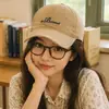 Gorra de Béisbol con Bordado de Letras Desgastadas Estilo Americano para Mujer, Moderna y Versátil, Adecuada para Uso Casual al Aire Libre y Ciclismo, Gorra de Pico Adelgazante