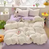 Conjunto de cama de algodão matelassê de quatro peças com capa de edredom estampada e lençol com elástico, estilo coreano, adequado para dormitórios estudantis, conjunto de cama de três peças