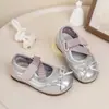 Lindos zapatos de cuero transpirables para mujer 2026, zapatos de princesa para niñas con diseño de lazo, zapatos de verano de suela blanda antideslizantes para primavera y otoño