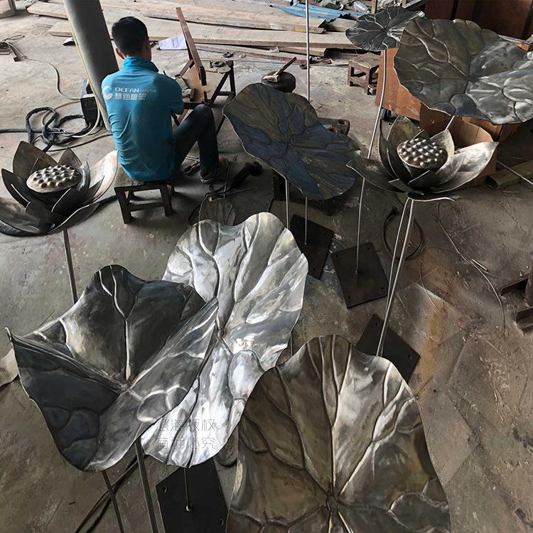 荷花不锈钢雕塑